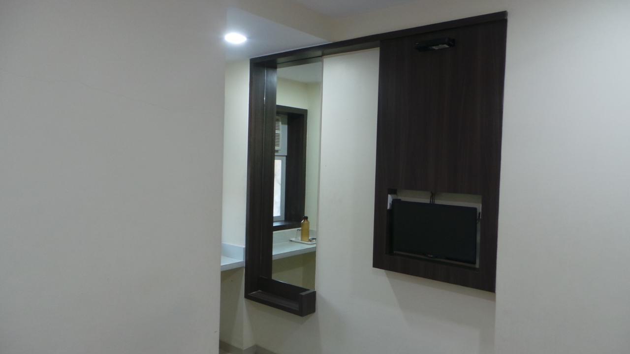 Hotel Gemini Мумбаи Экстерьер фото