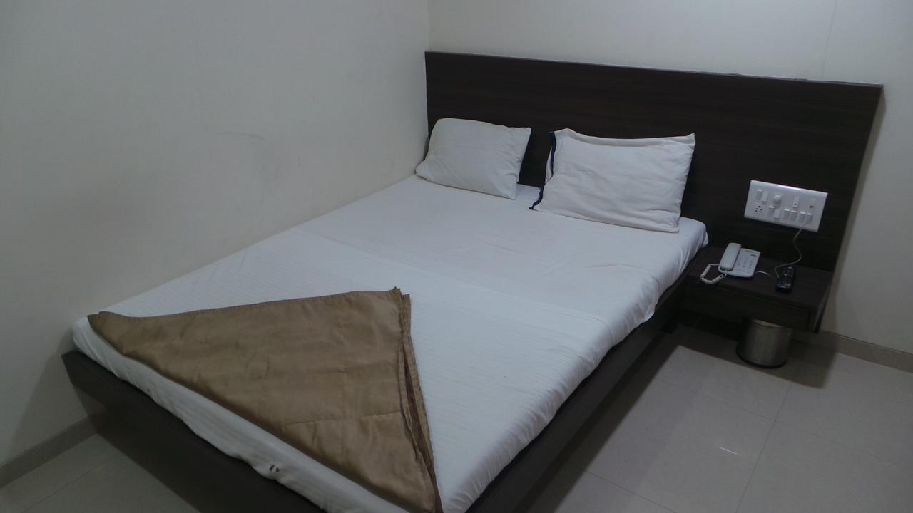 Hotel Gemini Мумбаи Экстерьер фото