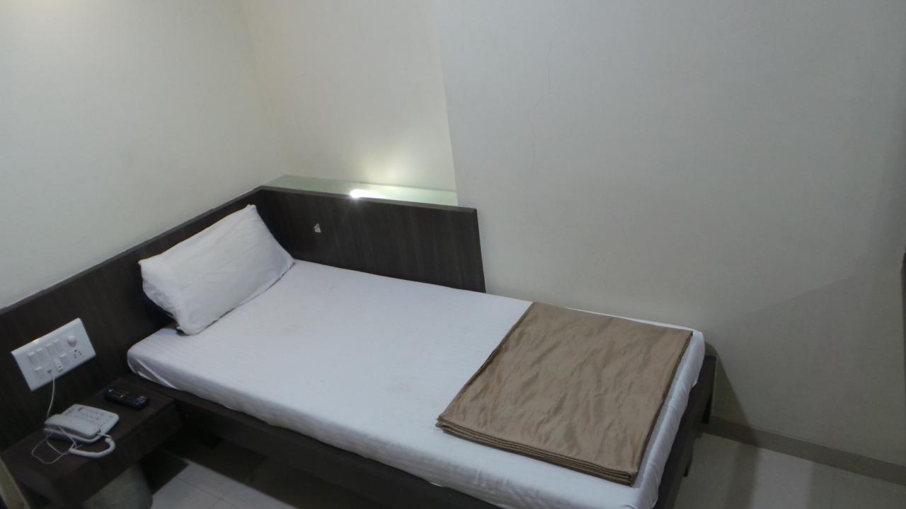 Hotel Gemini Мумбаи Экстерьер фото